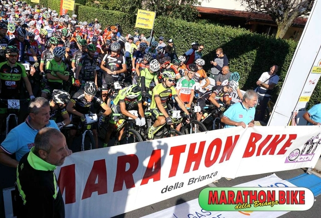 In attesa della partenza della Marathon Bike della Brianza 2015