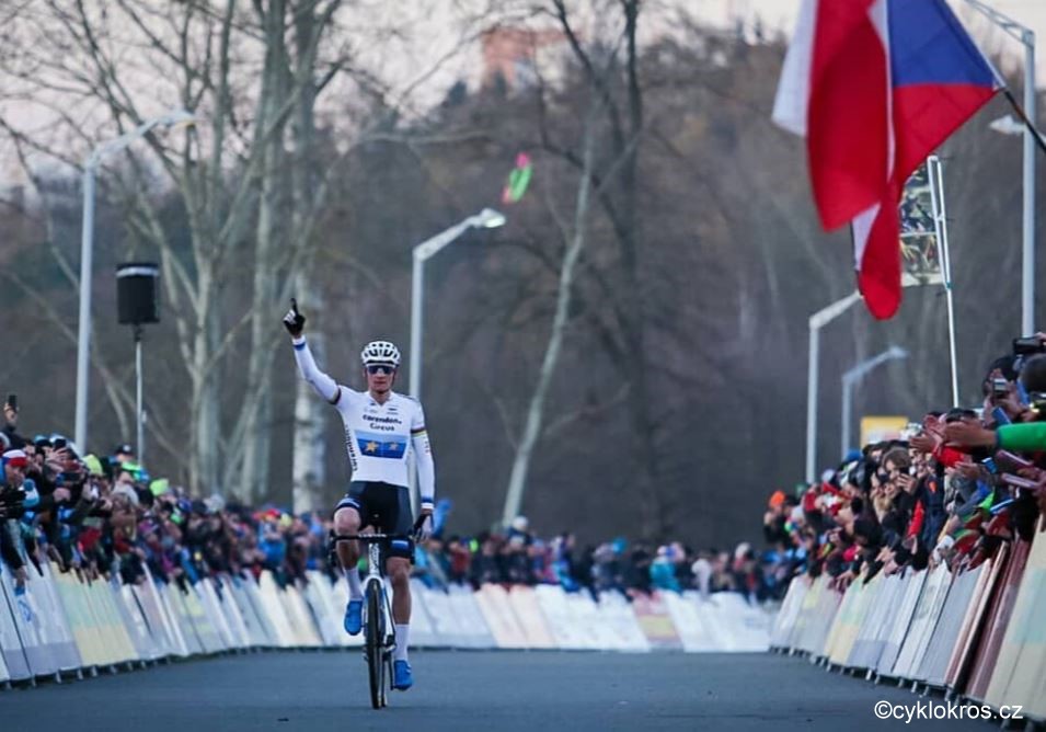 Ciclocross coppa del mondo, Tabor Mathieu Van der Poel vince