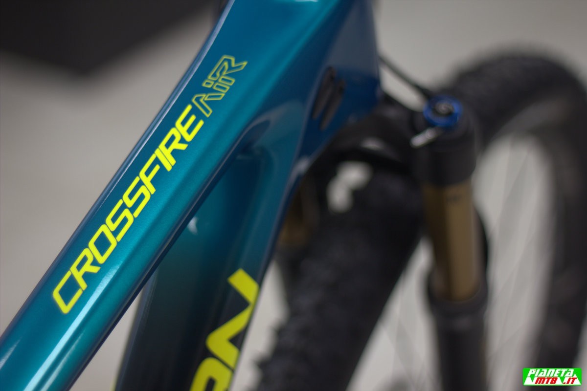 Lee Cougan CrossFire Air 2020 - scritta