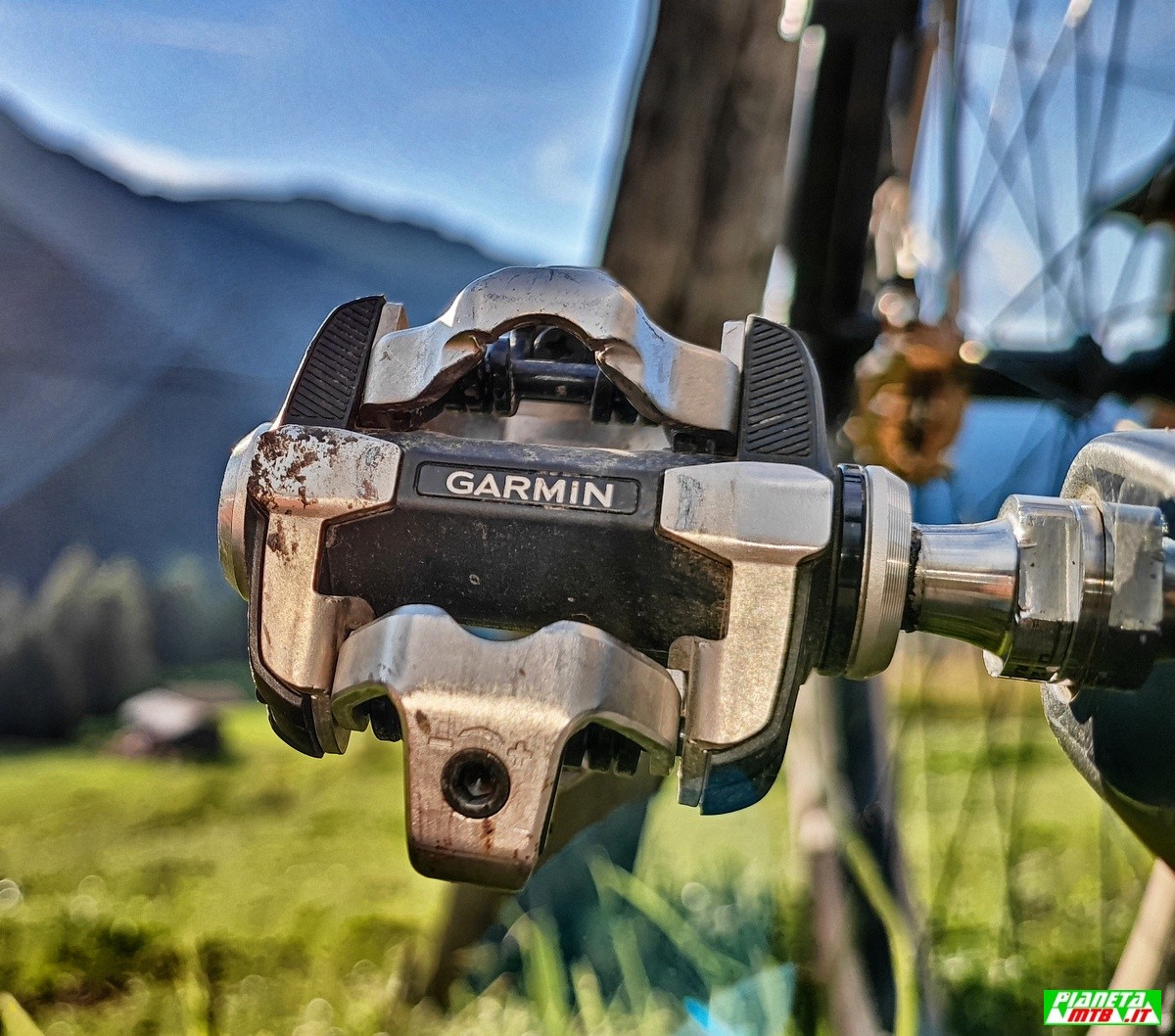 Garmin Rally XC 200 - pedali power meter montati sulla bici