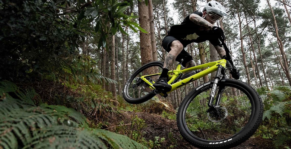 YT Industries Izzo in azione