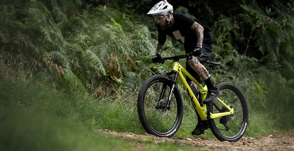 YT Industries Izzo in azione
