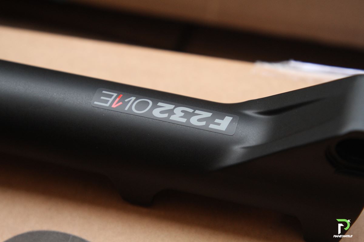 DT SWISS F232 ONE