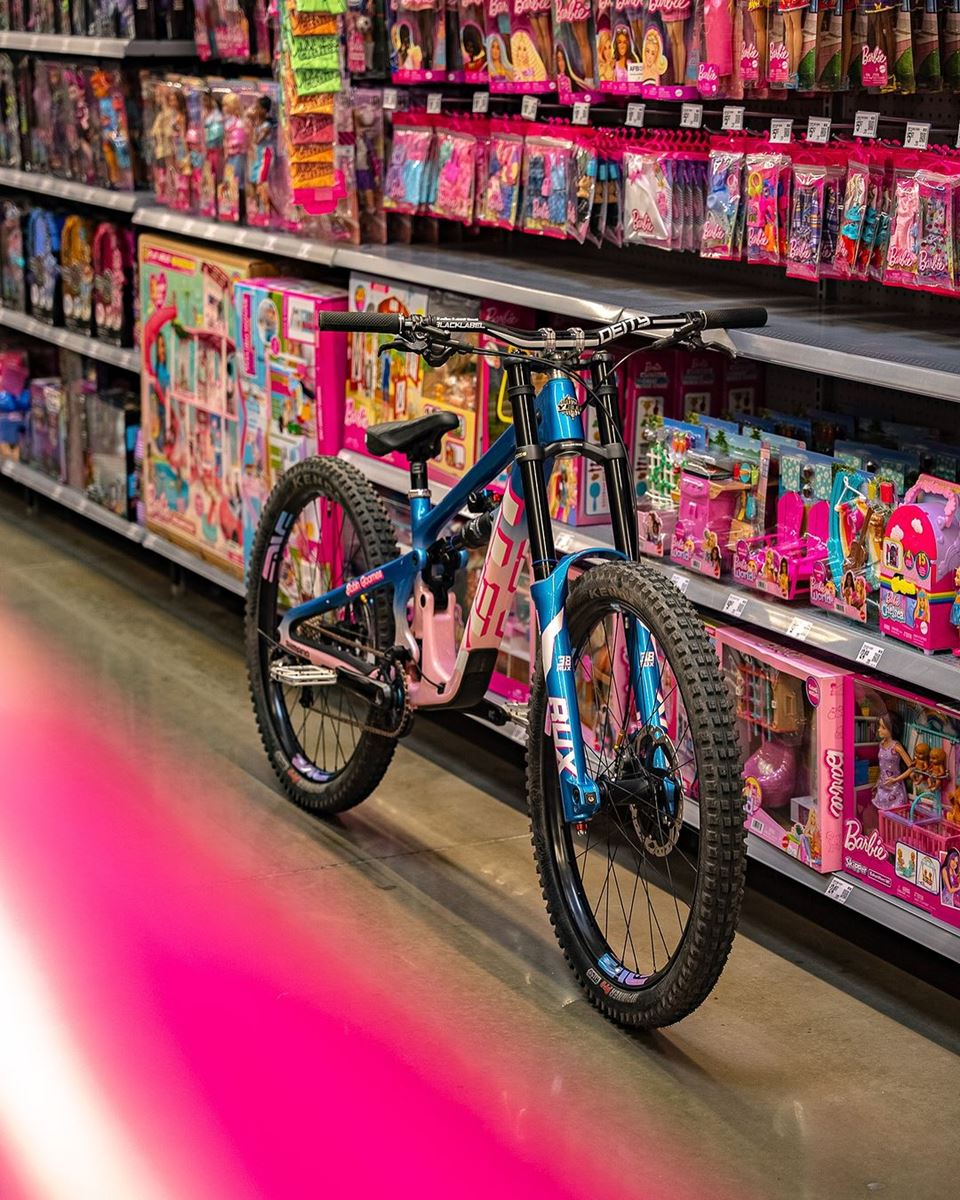YETI SB165 BARBIE EDITION