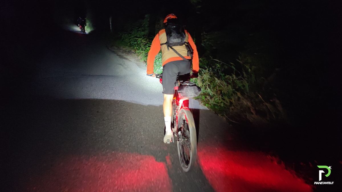 luci ciclismo zefal 2024