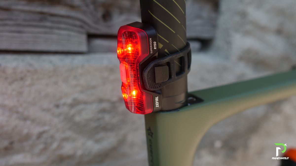 luci ciclismo zefal 2024