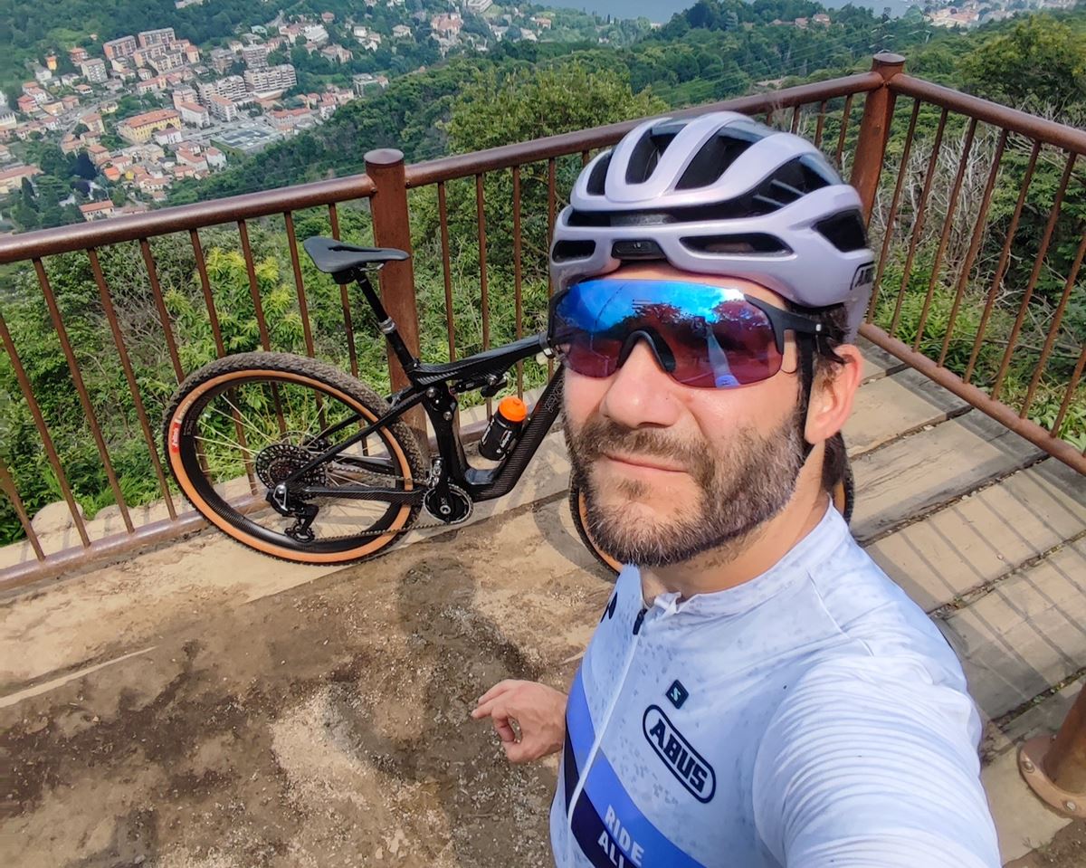 abus airbreaker 2 casco ciclismo 2025