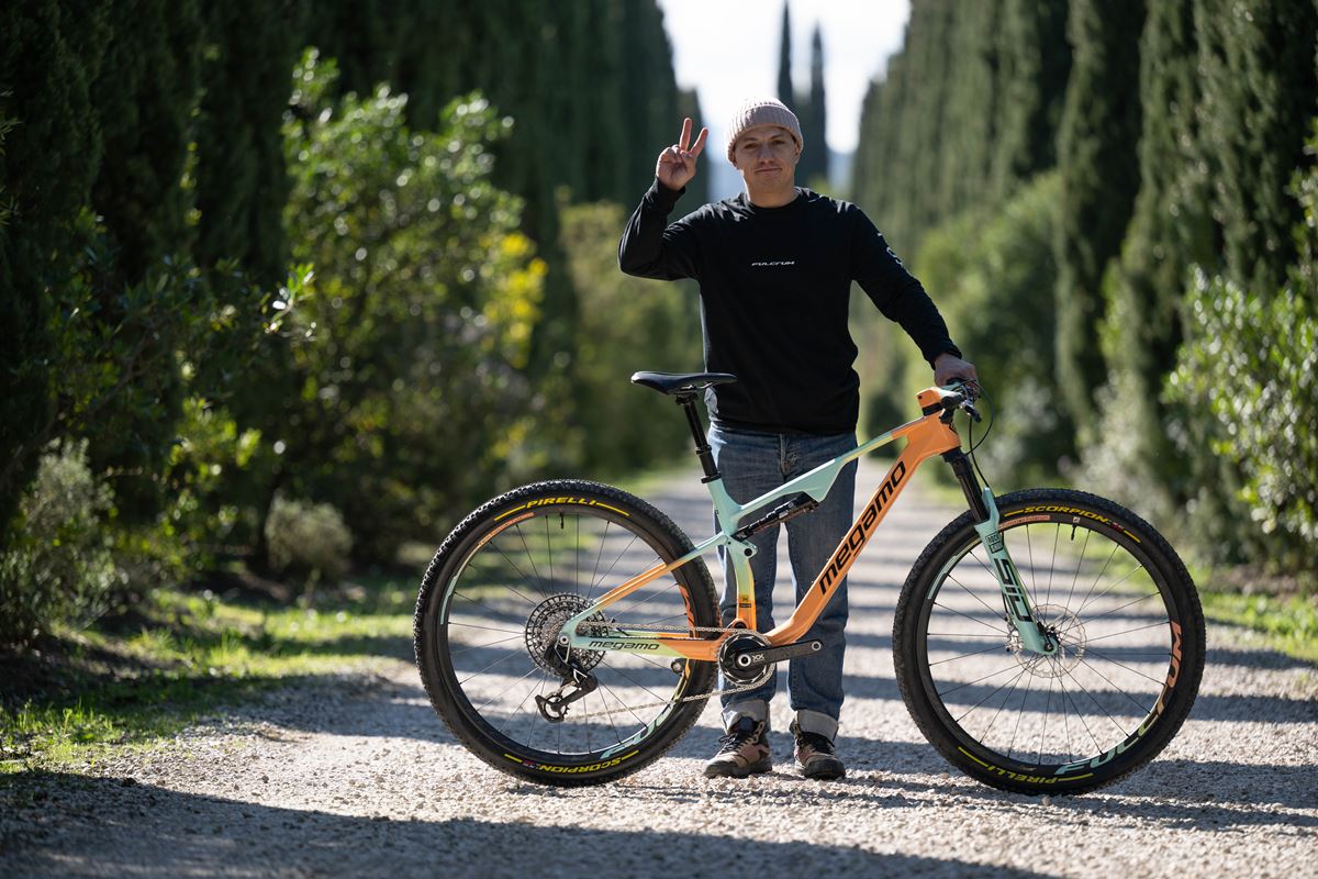 megamo track test bca 2025