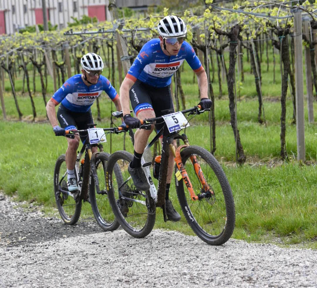 Stefano Valdrighi e Aleksei Medvedev tra i vigneti della Val d'Illasi, grandi protagonisti della Granfondo del Durello 2023