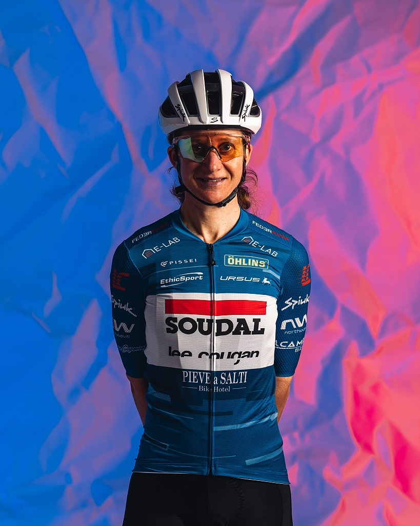 Adelhei Morath con la maglia Soudal-Lee Cougan 2024 firmata da Pissei