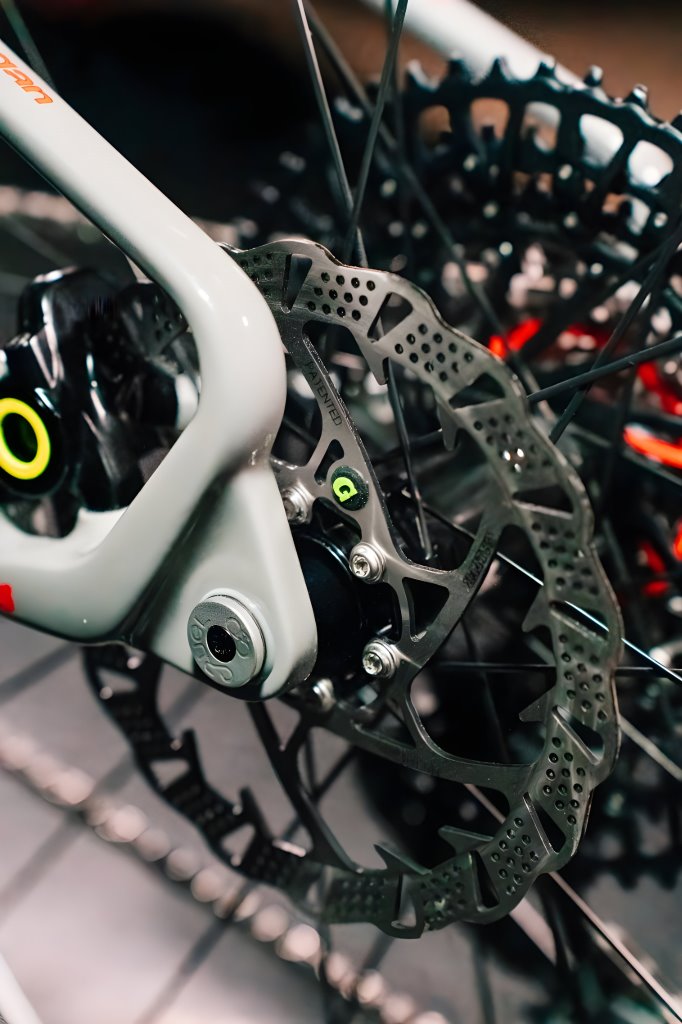 Dischi Shark®  da 160 mm e pastiglie freno Galfer per Soudal-Lee Cougan