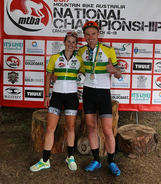 Daniel McConnel e Rebecca Henderson Campioni Australia Cross Country
